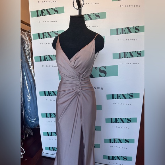 V neck high slit dress - Picture 3 of 5